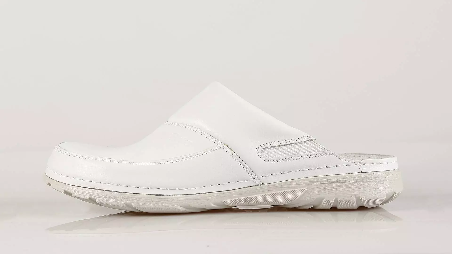 Batz PETER – muške klompe bijele boje – VV obuća trgovina - bočno