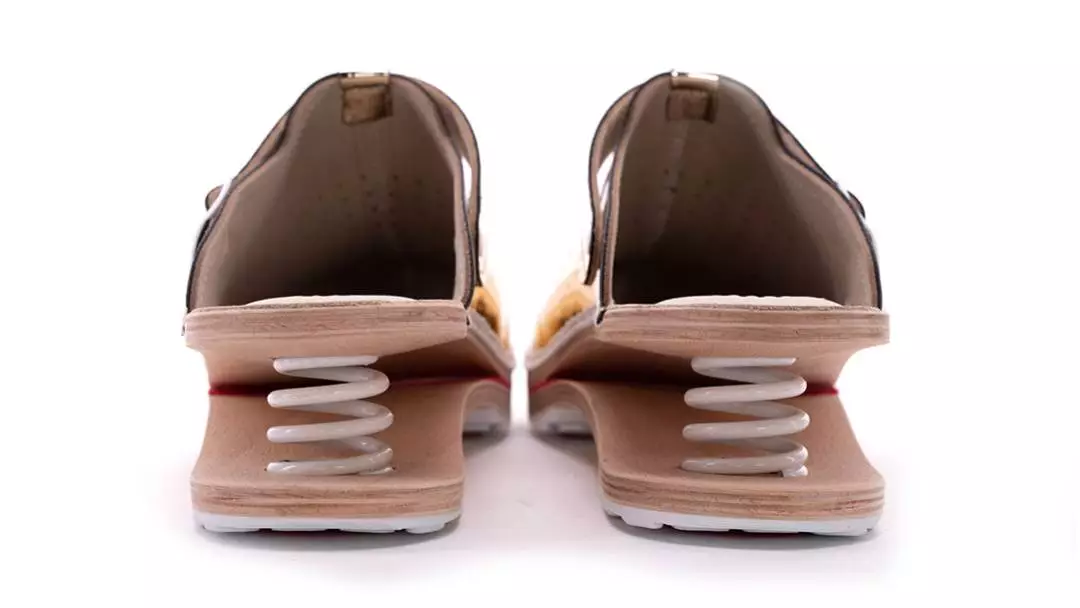 Ženska feder klompa A06 Biancomolina Zlatna – VV obuća